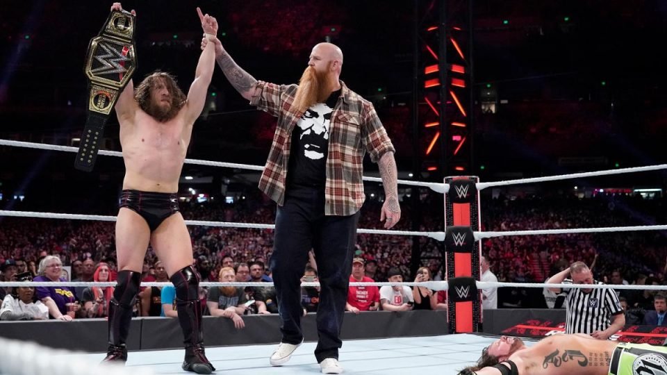 Erick Rowan Makes Shock WWE Return, Helps Bryan Beat Styles