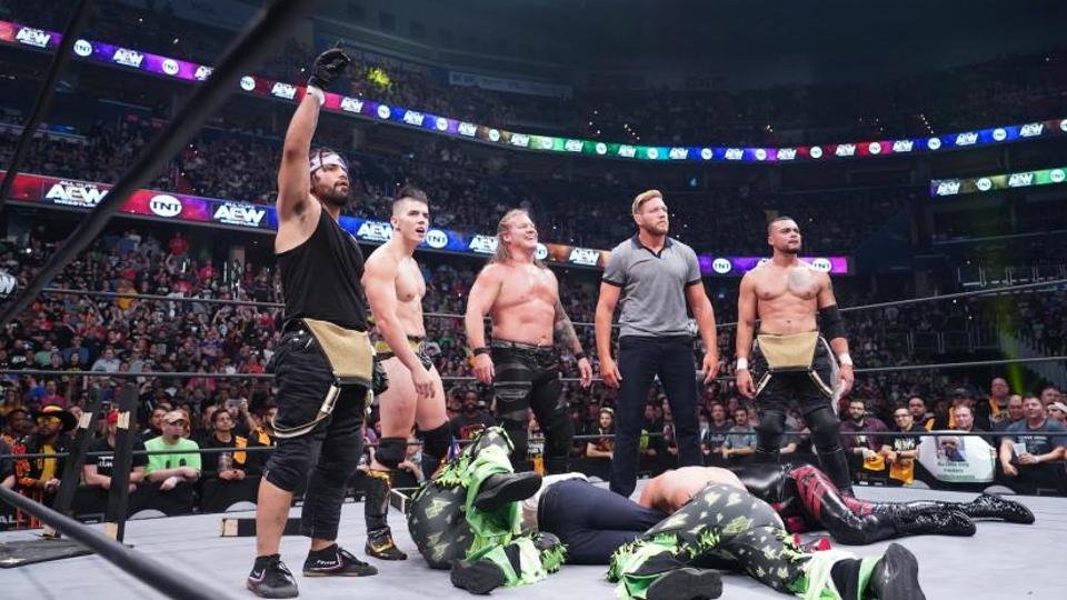 Top AEW Star Injured Himself By Taking Off His Shoe