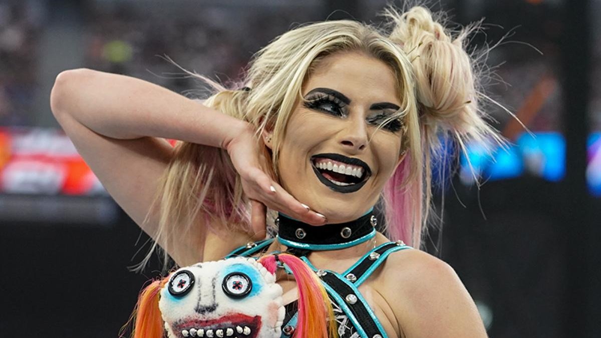 Alexa Bliss Shows Off New Look Following WWE Comeback