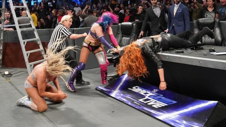 WrestleTalk Roundtable – WWE SmackDown Live – December 11, 2018