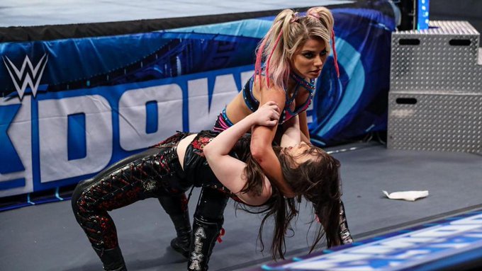 Alexa Bliss Uses Sister Abigail On WWE SmackDown