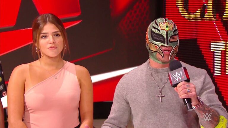 Rey Mysterio with his daughter Aalyah in WWE