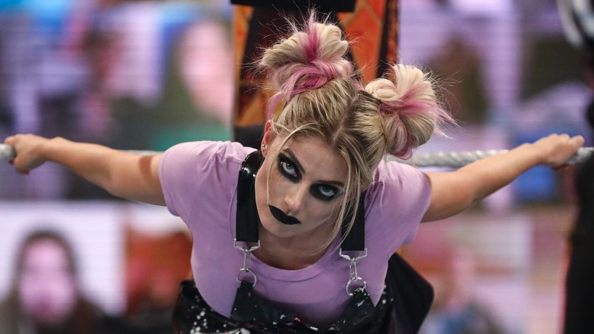 Alexa Bliss Responds To Fan Criticism About WWE Character
