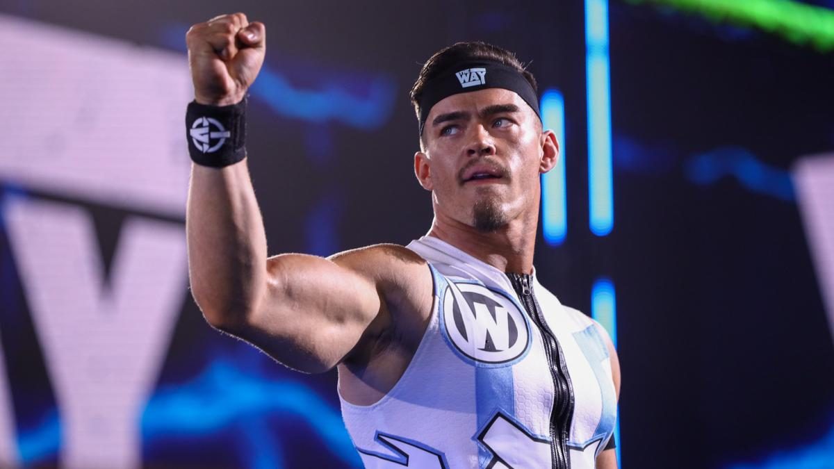 Austin Theory, Aliyah & More NXT Stars Backstage At SmackDown