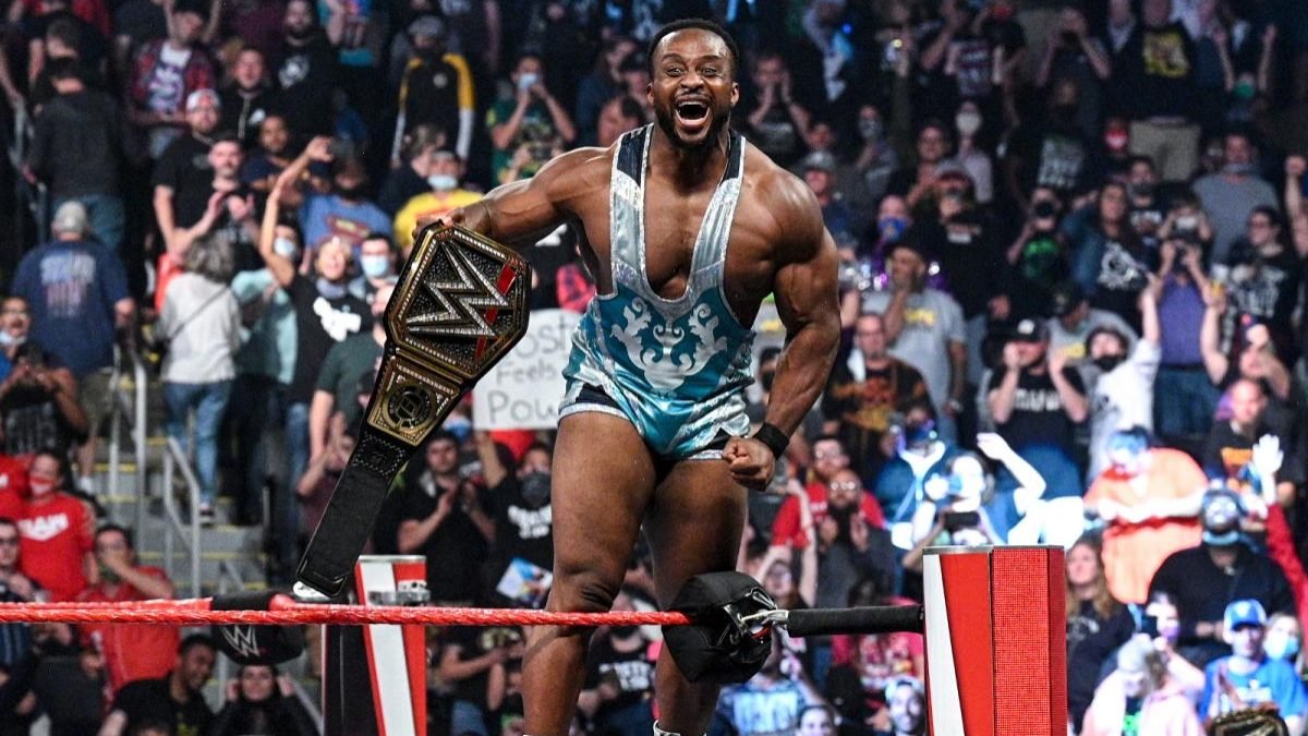 Big E Brings WWE Championship To The Barber Shop (Video)