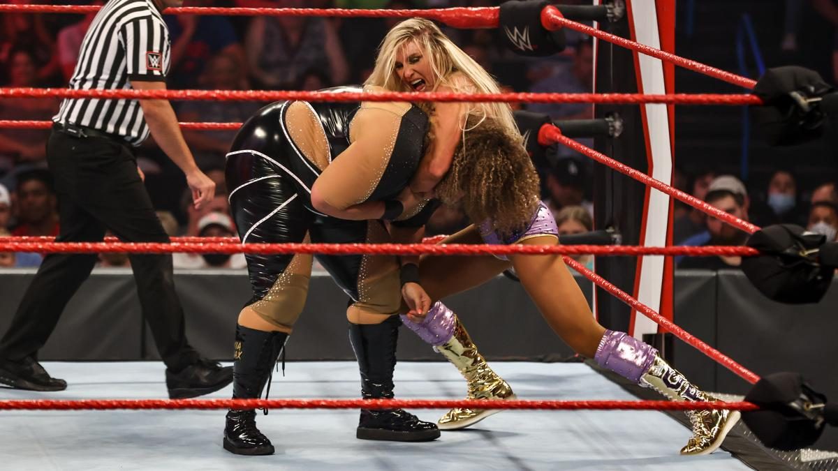 Legit Heat Between Charlotte Flair & Nia Jax During WWE Raw Match?