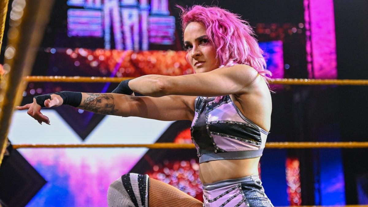 Dakota Kai Announces Free Agency With New Name & Look