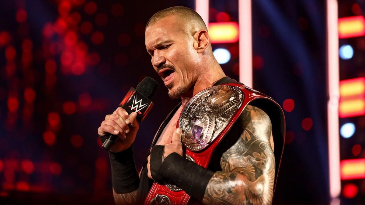 Randy Orton Leads WWE Raw Crowd In Singing ‘Happy Birthday’ To His Daughter