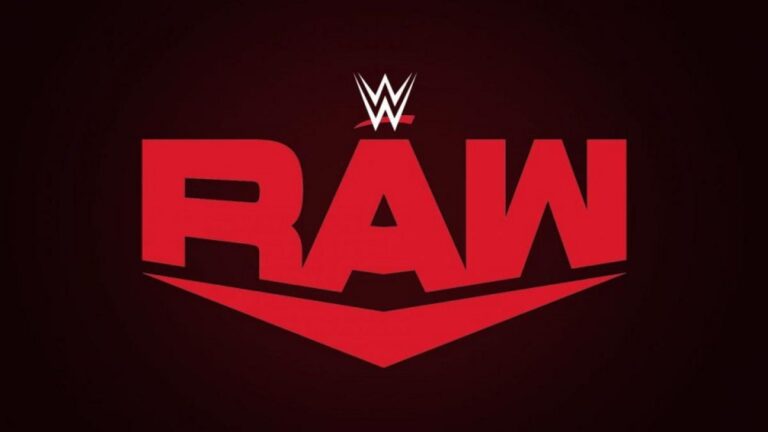Top WWE Star Addresses Crowd After Raw Goes Off Air