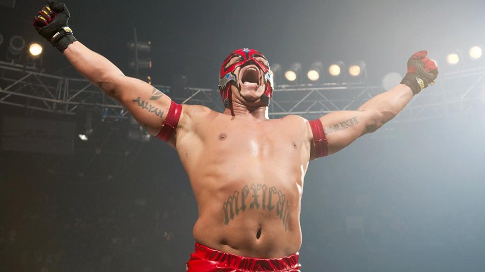 Surprising WWE Star Calls Out Rey Mysterio