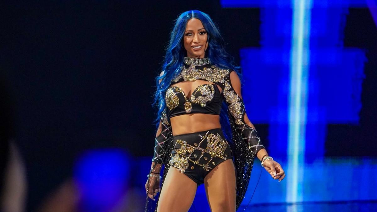 Sasha Banks Returns At WWE Extreme Rules