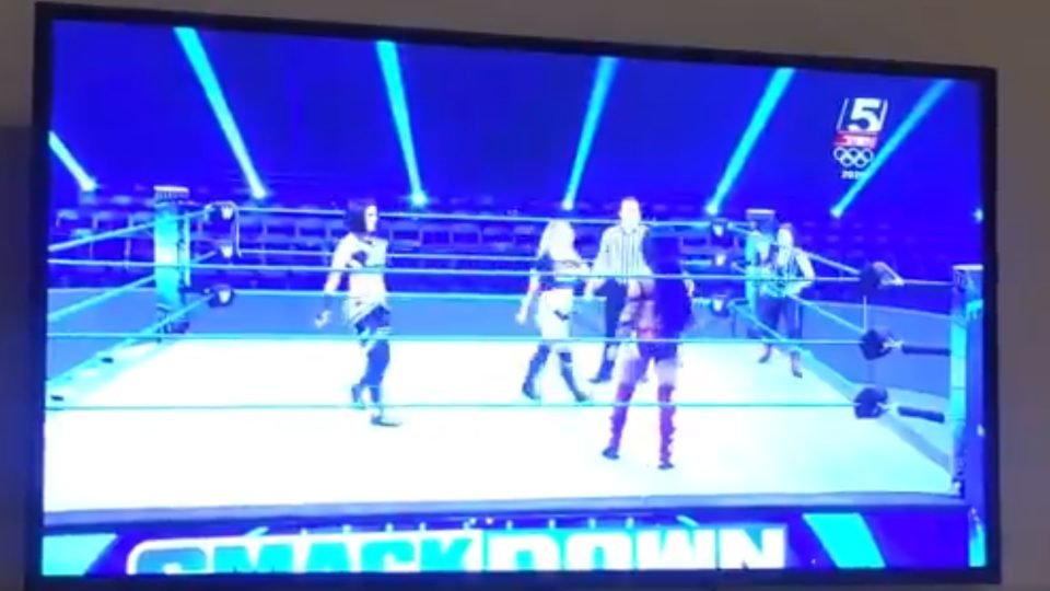 Watch Footage Of WWE Stars During Commercials From SmackDown (VIDEO)