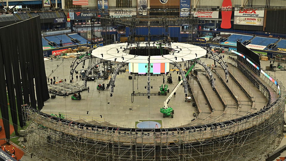 Tropicana Field, Pro Wrestling