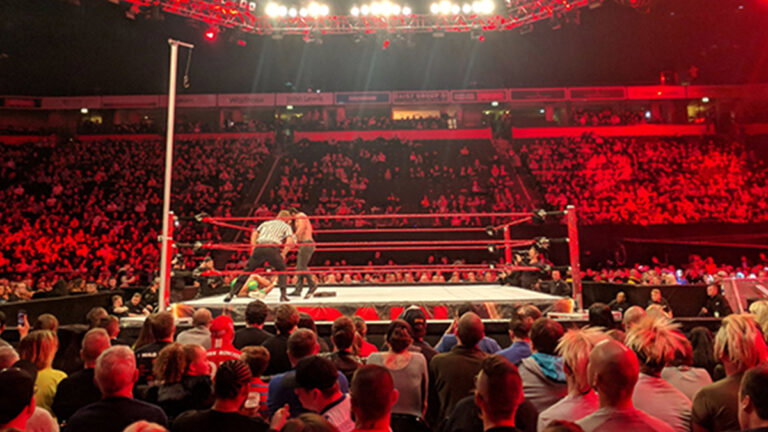 WWE Dragon Lee crowd