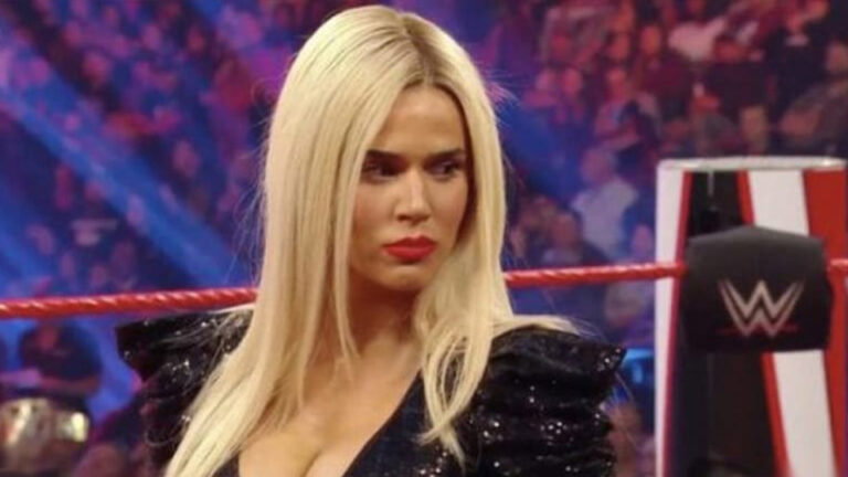 Lana Asks For Prayers After Her Mom Is Rushed To The Hospital