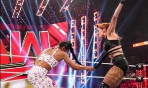 Bianca Belair Cuts Off Becky Lynch's Hair On Raw
