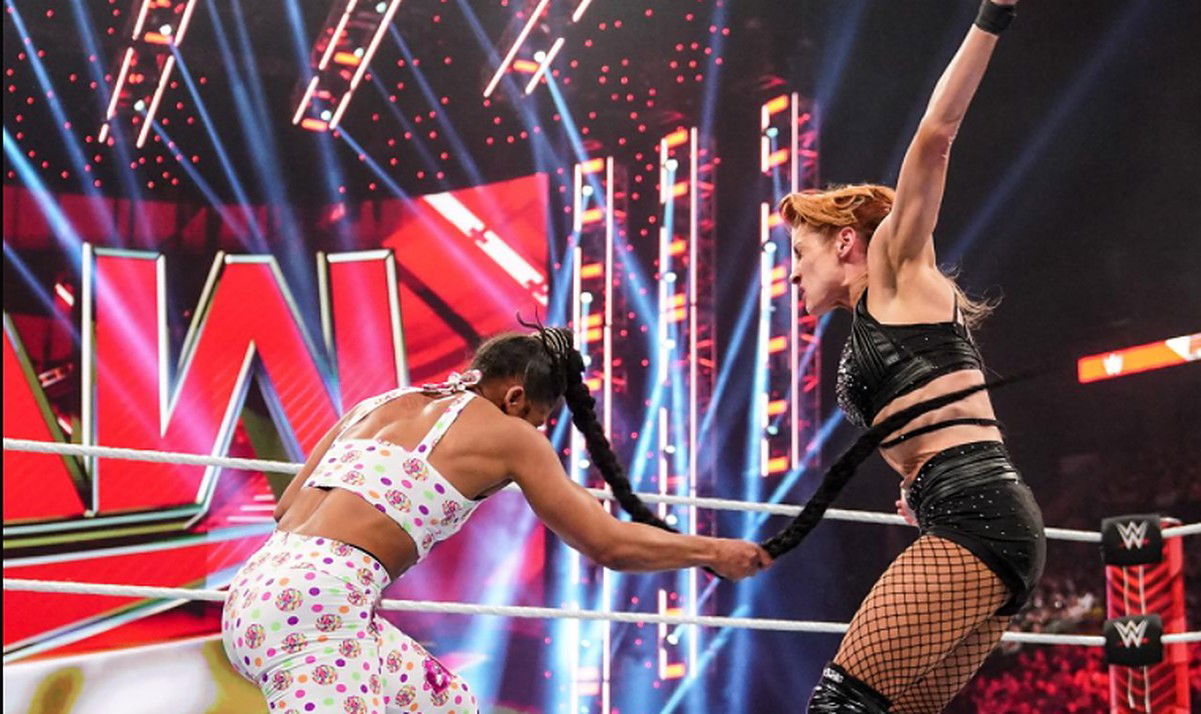 Becky Lynch Shows Off Welts from Bianca Belair's Hair, Has Harsh