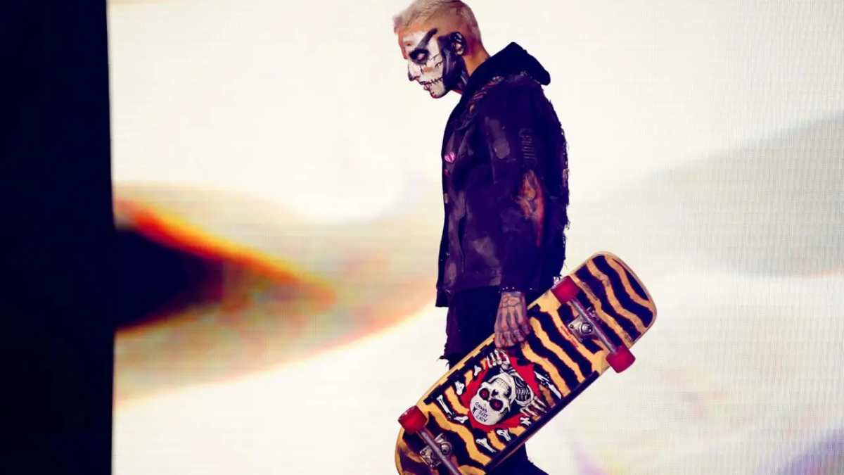 Darby Allin Skateboards At Ludacris Concert (VIDEO)