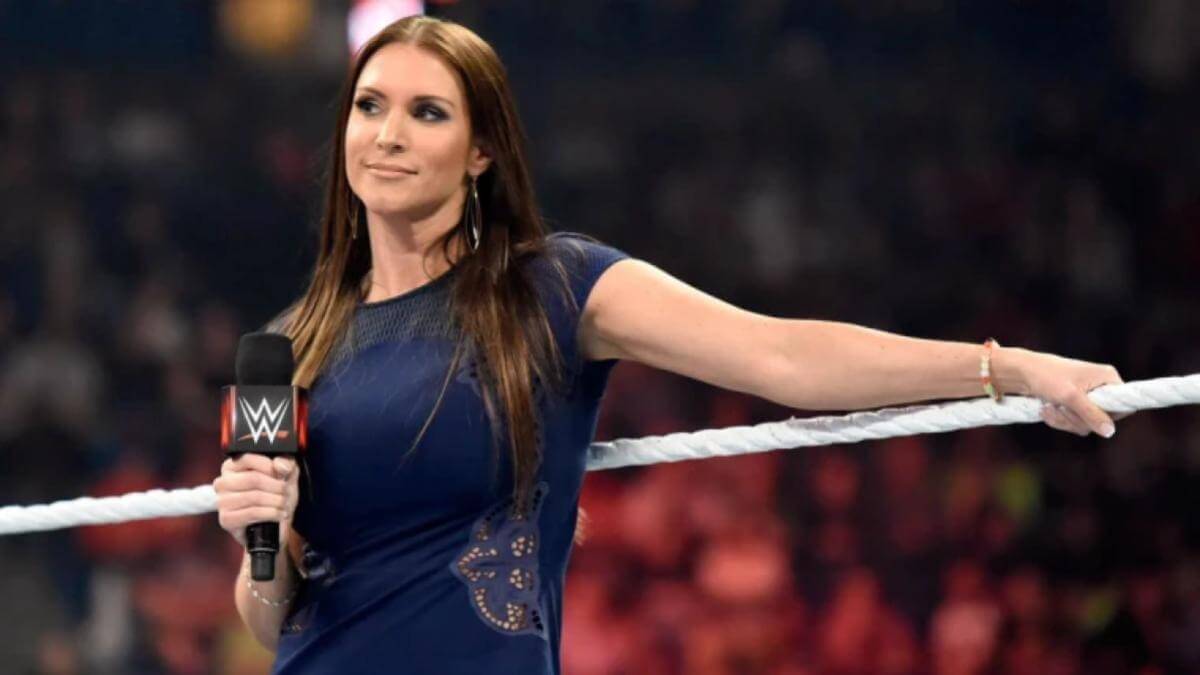 WWE: 17 Photos Of Stephanie McMahon Working Out Triple H Doesn't Want Us To  See