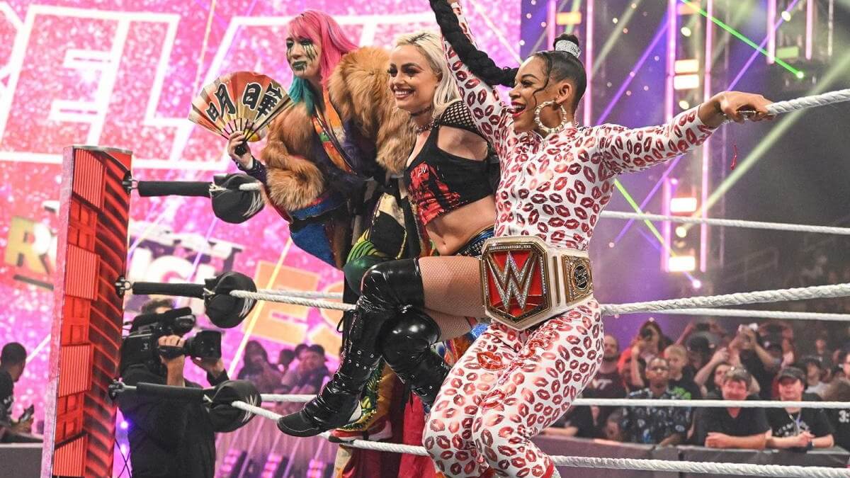 Watch Bianca Belair Hit Asuka With Her Braid In Hilarious Raw Botch