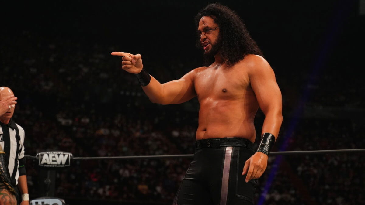 WWE star Hikuleo