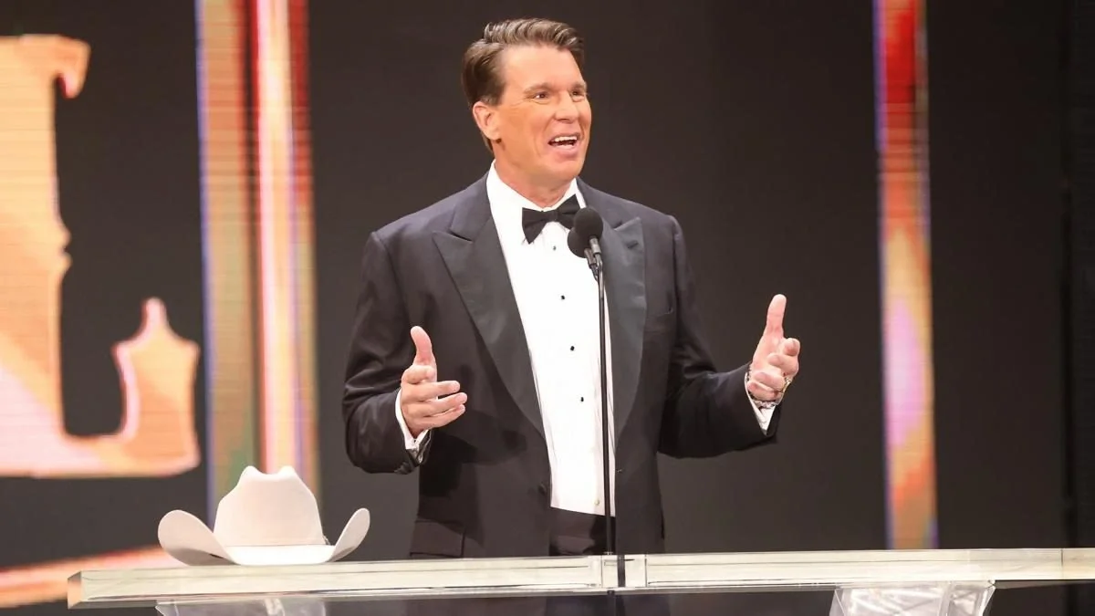 JBL Makes Surprise Appearance On SmackDown