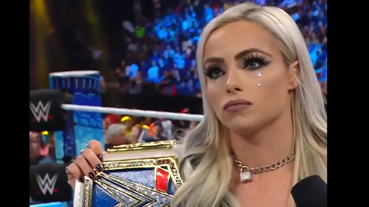 SmackDown Live Crowd Turns On Liv Morgan & Chants For Ronda Rousey