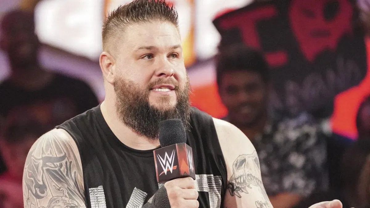 Kevin Owens Hilariously Proves He's A Man Of The People On WWE Raw ...