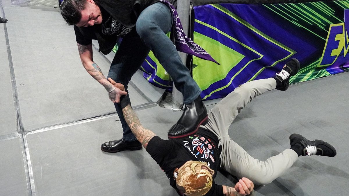 Dominik Mysterio Attacks Rey Mysterio At Home On Thanksgiving (Video)