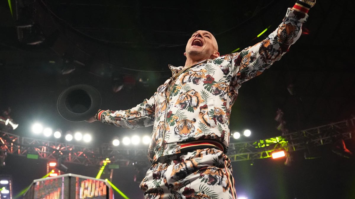 Baron Corbin Gave Two WWE Hall Of Famers A Gift At Raw 30