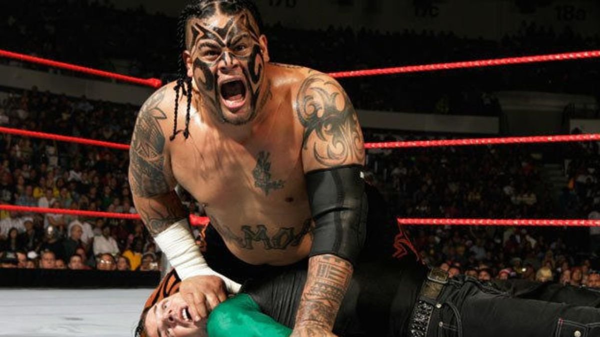 The Bloodline Pay Tribute To Umaga On WWE Raw