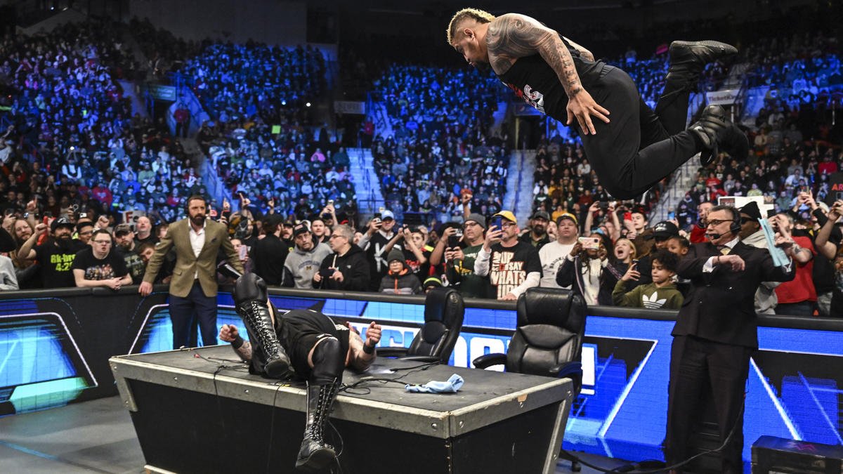 Find Out What Happened In The Kevin Owens Vs. Solo Sikoa Main Event On SmackDown