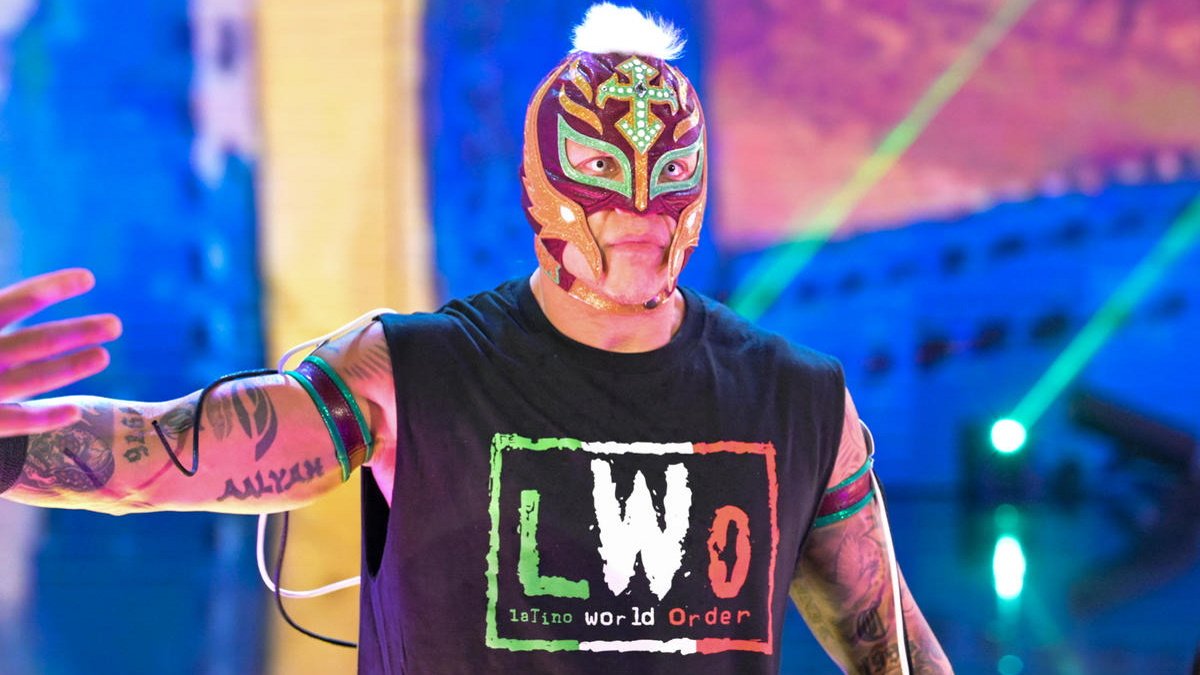 WWE Star Shares New Unmasked Photo Of Rey Mysterio