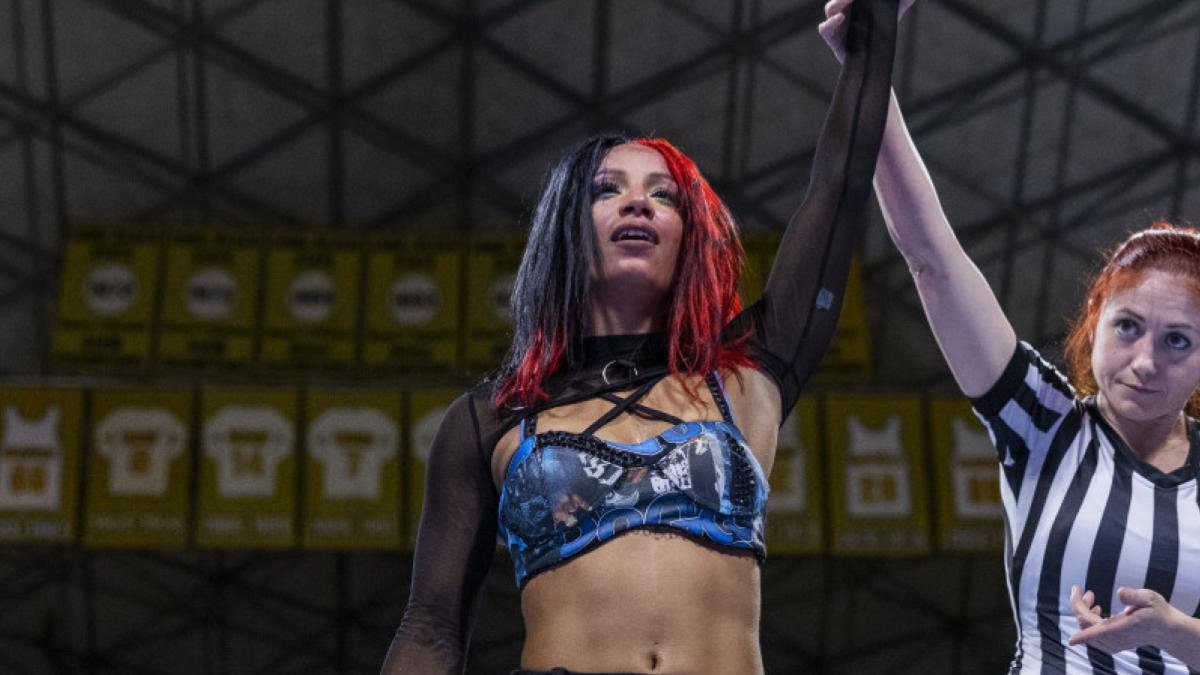 WWE Star Helped Mercedes Mone Backstage At NJPW After Suspected Broken Ankle