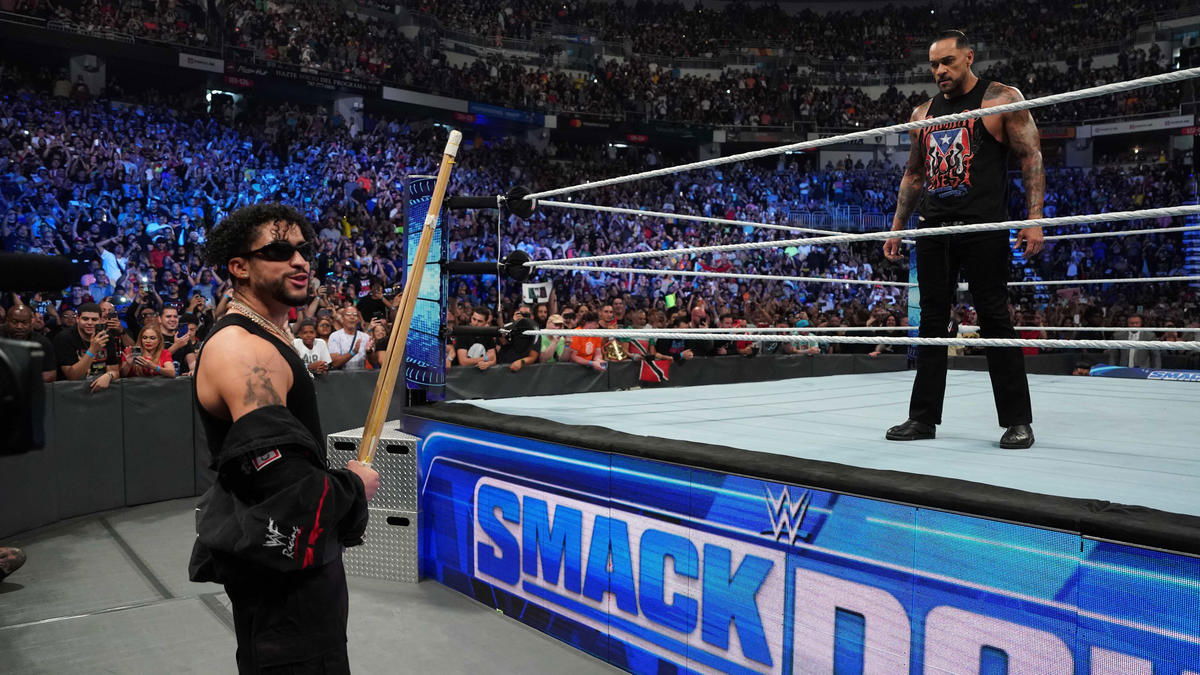 WWE SmackDown results, recap, grades: Bad Bunny, LWO stand tall in