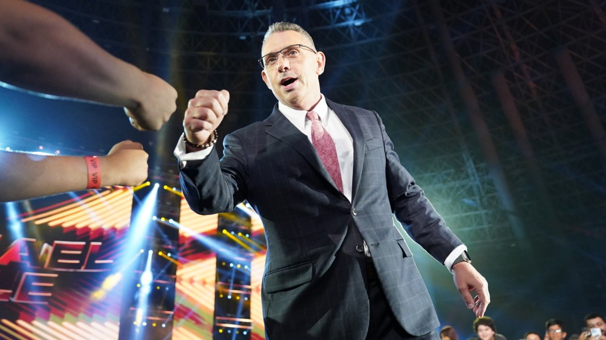 VIDEO: Michael Cole Being A ‘Raving Lunatic’ At WWE Money In The Bank