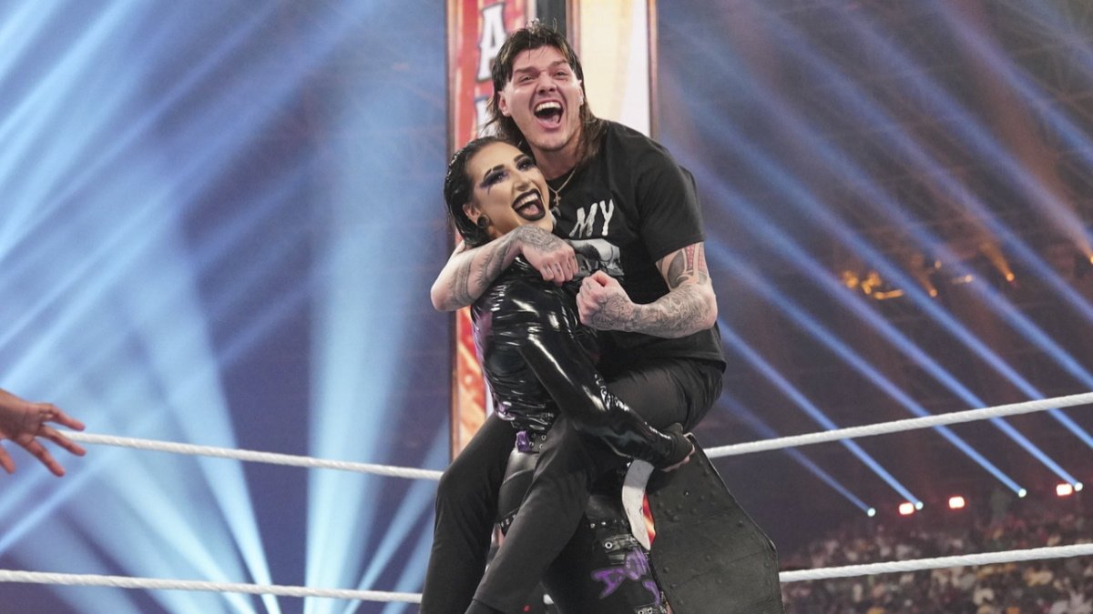 VIDEO: Hilarious Rhea Ripley & Dominik Mysterio Moment At WWE UK Show ...