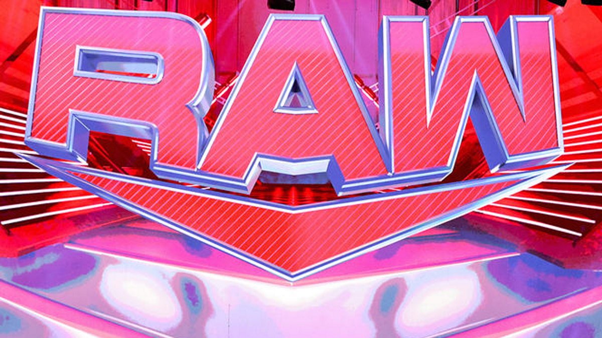 WWE Star Sporting Injury Following Raw Spot