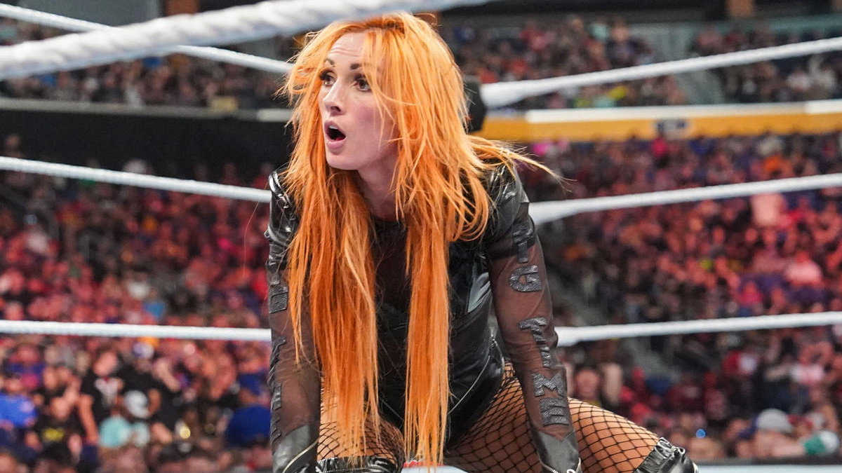 Action Figure WWE Becky Lynch: Serie Base 115, Giocattolo Da 15 Cm, 10 Punti Articolazione, Ufficiale Mattel