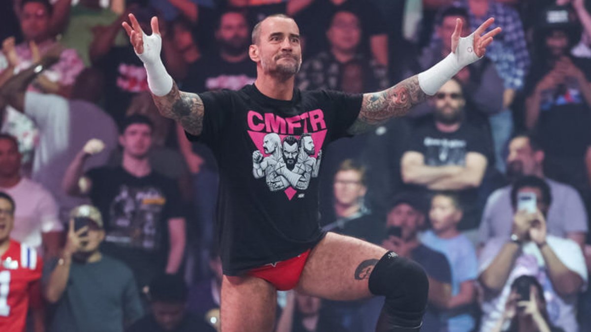 VIDEO: CM Punk Chants Break Out At WWE Superstar Spectacle
