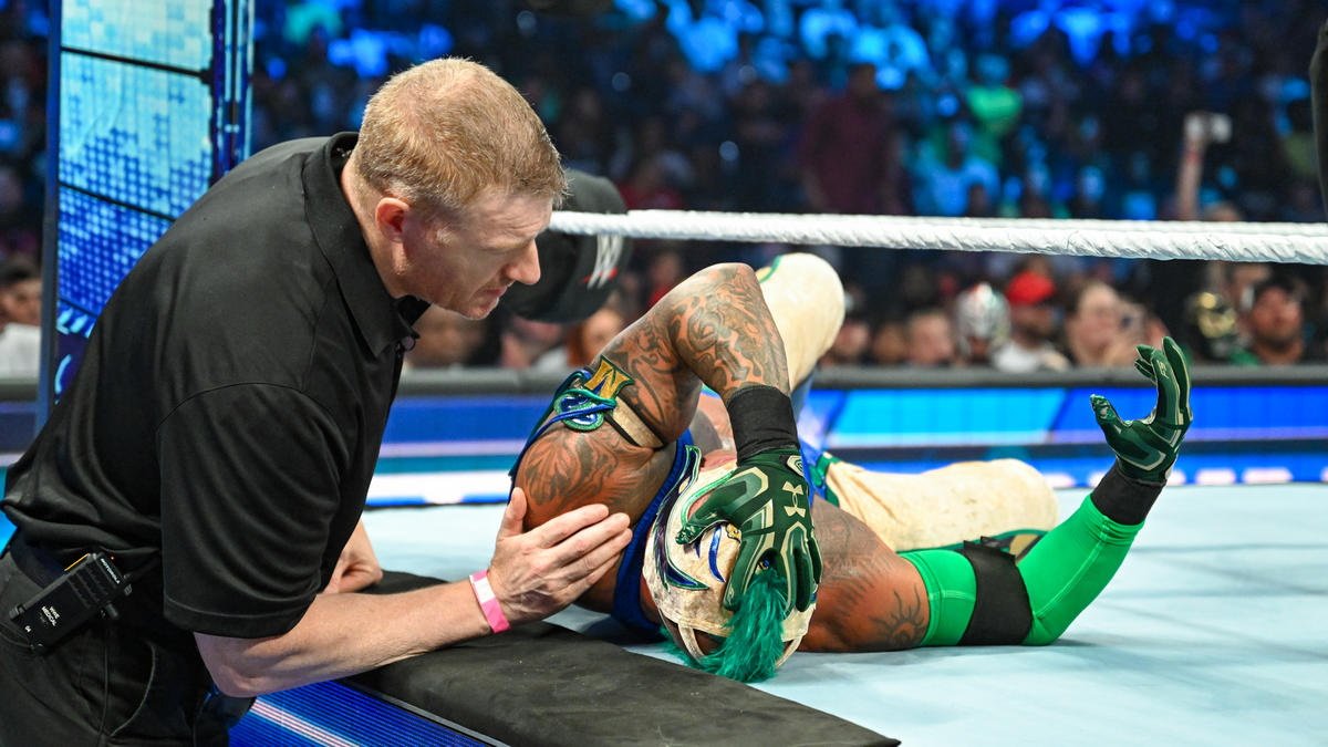 Nature Of Rey Mysterio Mid-Match Injury Revealed