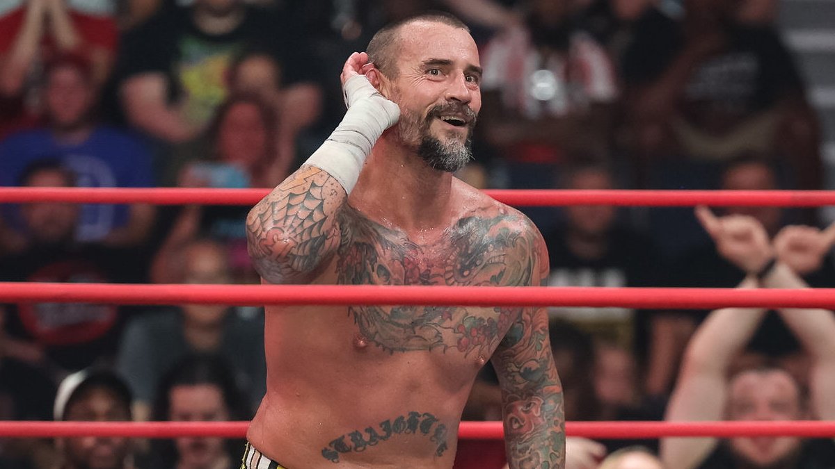 CM Punk Makes Surprise Appearance In Chicago