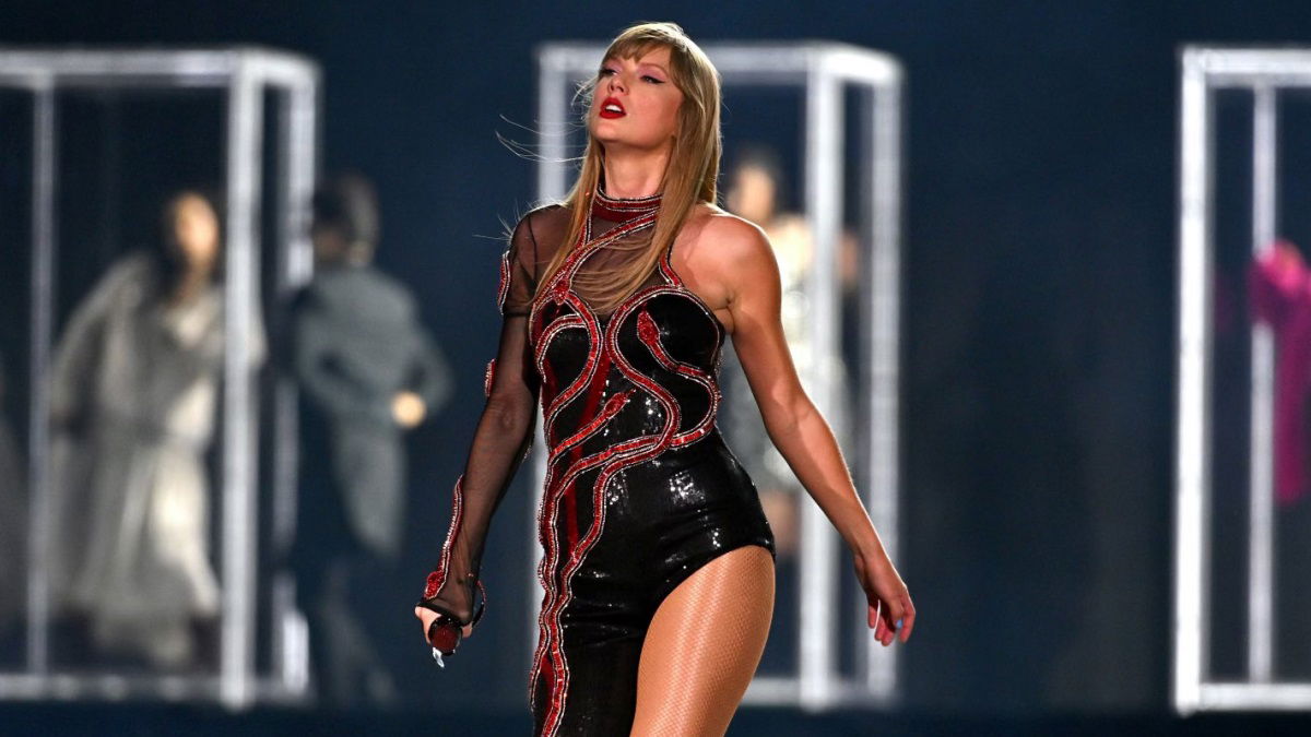 WWE Star Hilariously Goes Viral Following Taylor Swift Comments