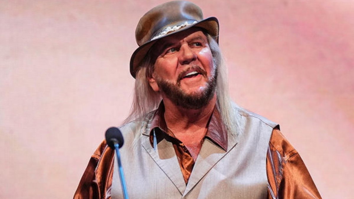 PHOTO: WWE Stars Come Together For Hilarious Michael Hayes Halloween Costumes
