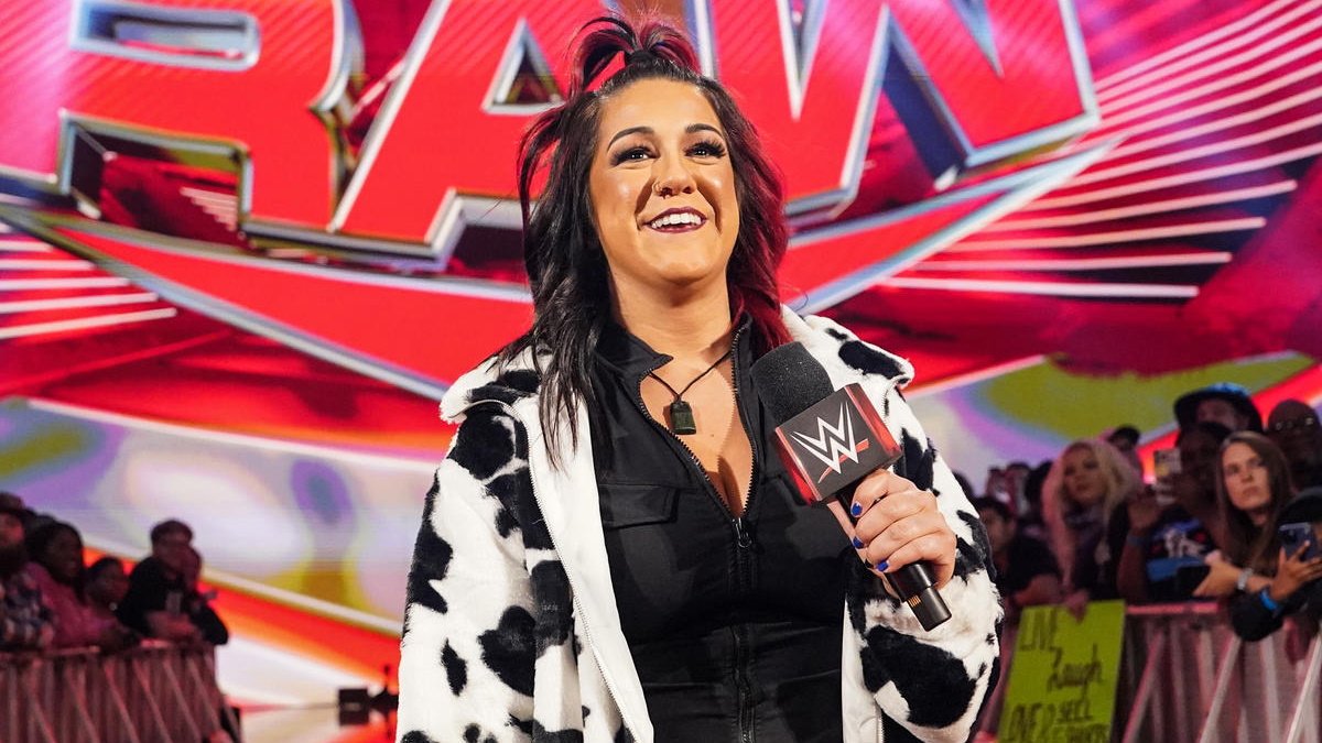Ex-WWE Star Calls On Fans To Talk About Bayley More