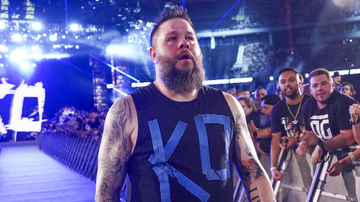 WWE Star Reacts To Kevin Owens Apologizing For Betraying Him