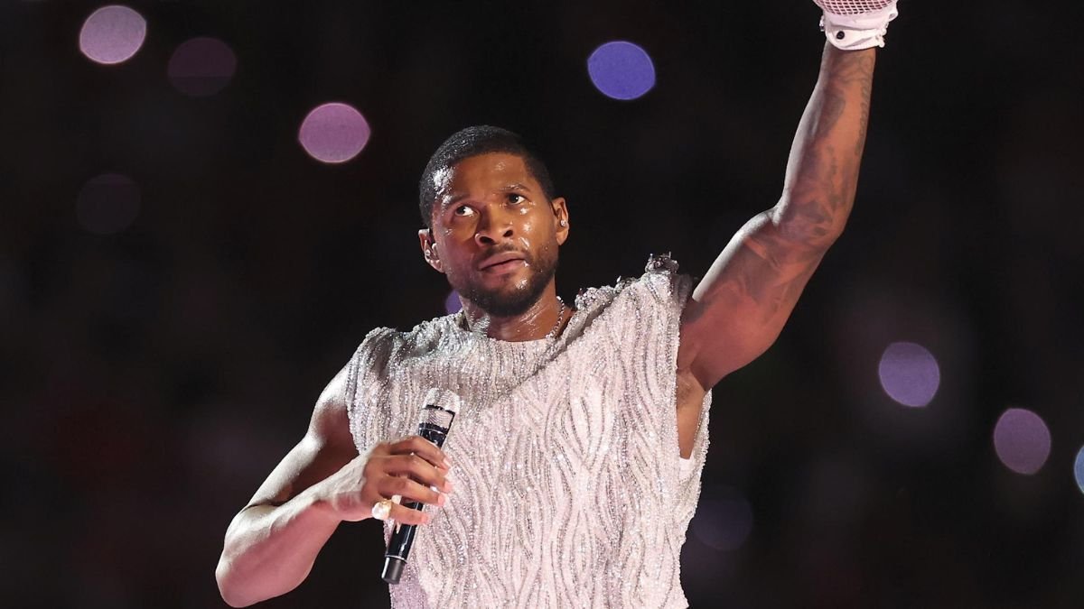 Top WWE Star Wants Usher To Perform At WrestleMania For His Entrance