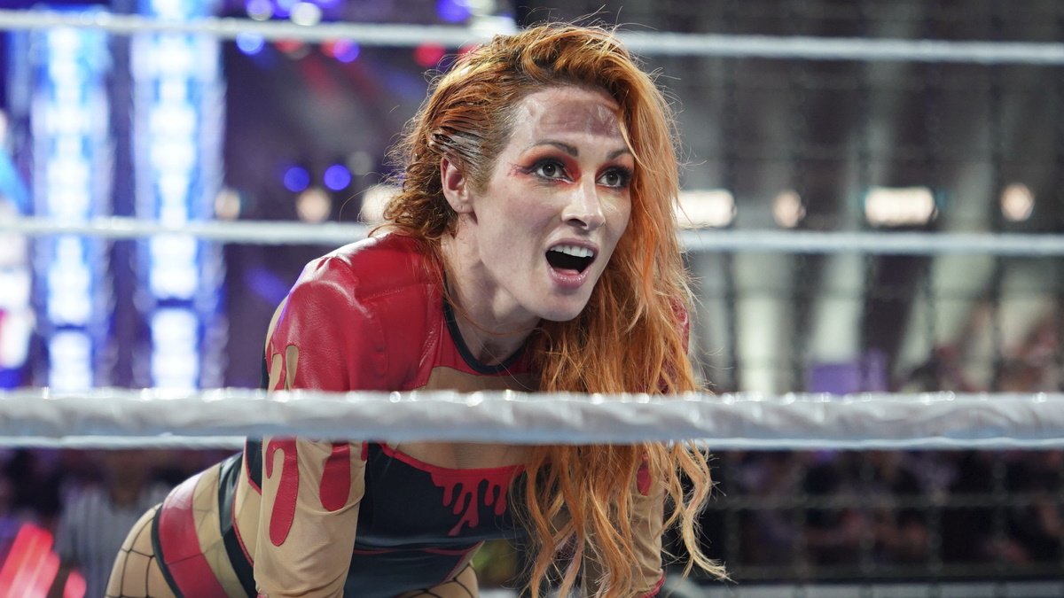 Becky Lynch Pins Male WWE Star At Untelevised Show