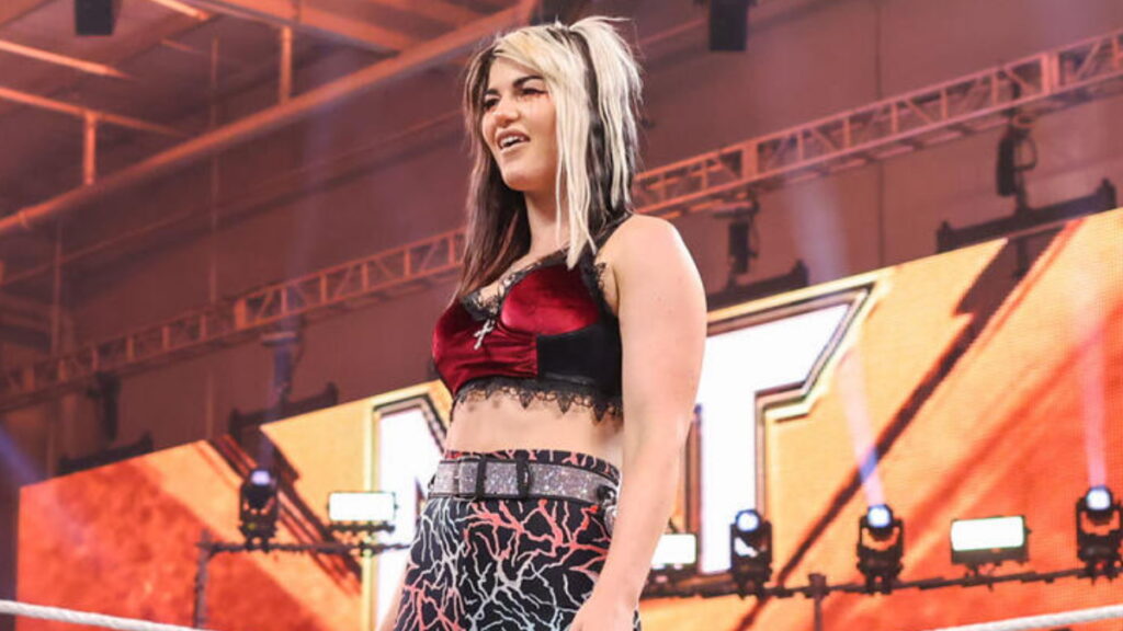 7 WWE Stars To Compete In Women’s Money In The Bank Ladder Match - Page