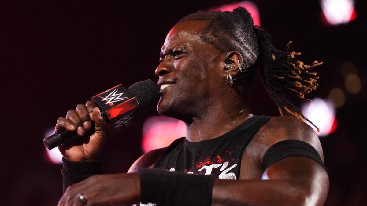 WWE Hall Of Famer Believes R-Truth Needs His Own Show